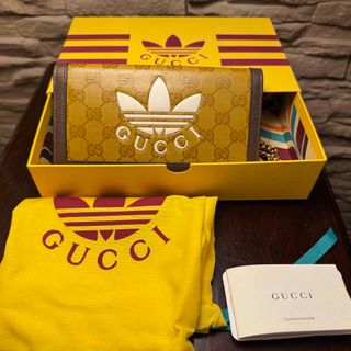 【adidas x Gucci 】チェーン付き ウォレット GGクリスタル