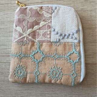 新品未使用ミナペルホネンL字型ポーチ