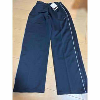 新品タグ付き　NIKE FIT DRY ライン入りジャージパンツ　XL