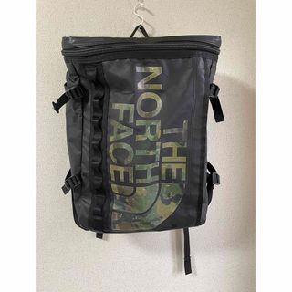 THE NORTH FACE ブラック・カモフラージュバックパック